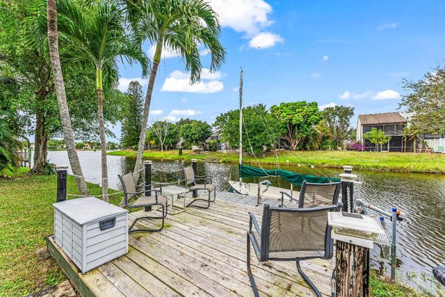 12119 Sunset Point Circle, Wellington, FL 33414