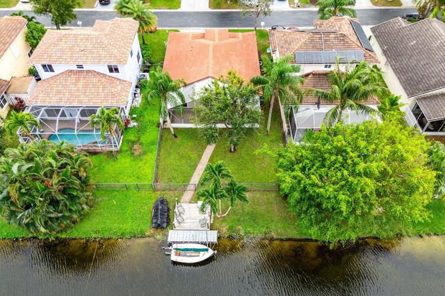 12119 Sunset Point Circle, Wellington, FL 33414