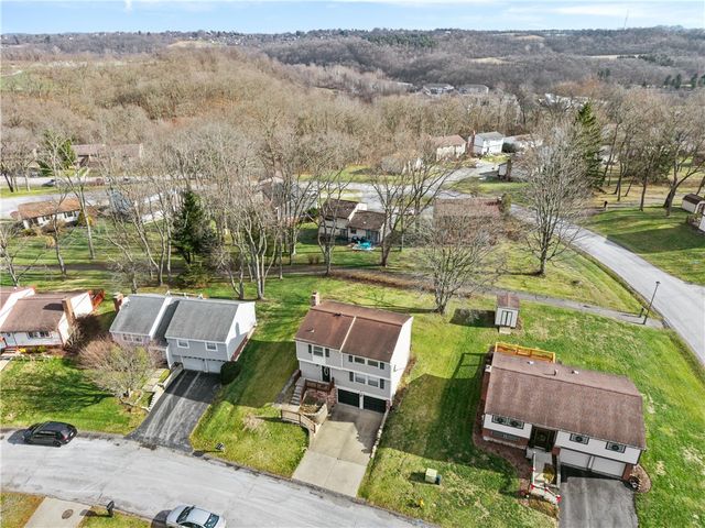 2203 Open Meadow Cir, South Fayette, PA 15017