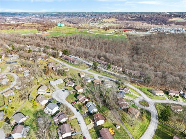 2203 Open Meadow Cir, South Fayette, PA 15017