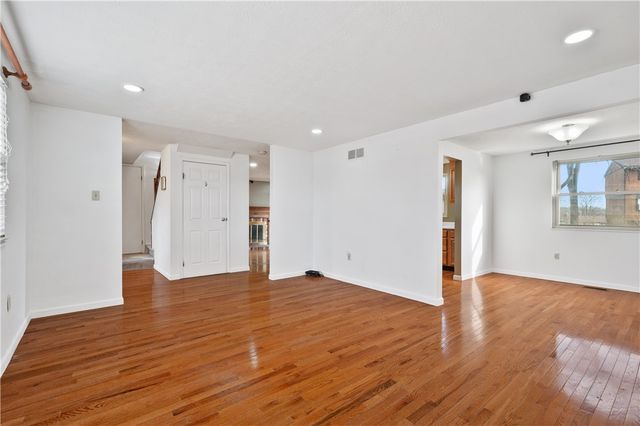2203 Open Meadow Cir, South Fayette, PA 15017