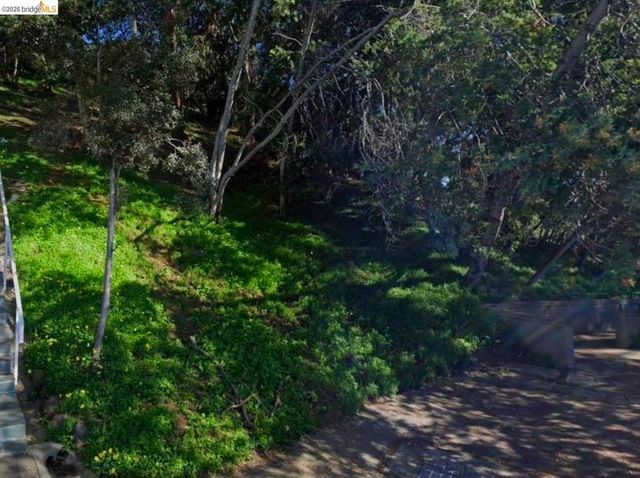 0 Westview DR, Oakland, CA 94705