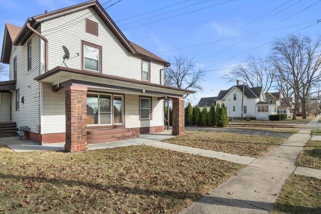 2010 Division STREET, East Troy, WI 53120