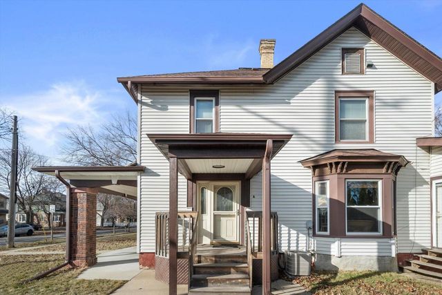 2010 Division STREET, East Troy, WI 53120