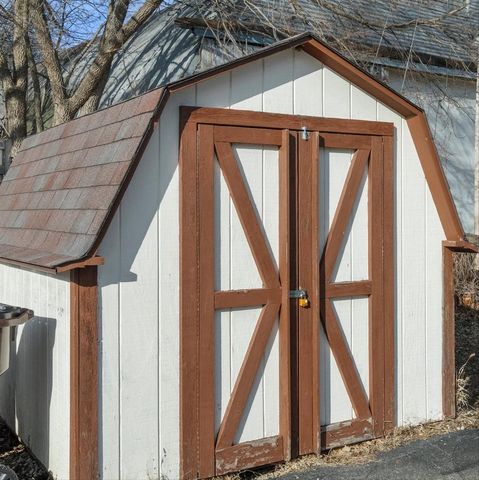 2010 Division STREET, East Troy, WI 53120