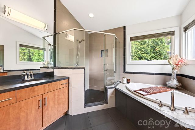 321 Barnard Avenue, Asheville, NC 28804