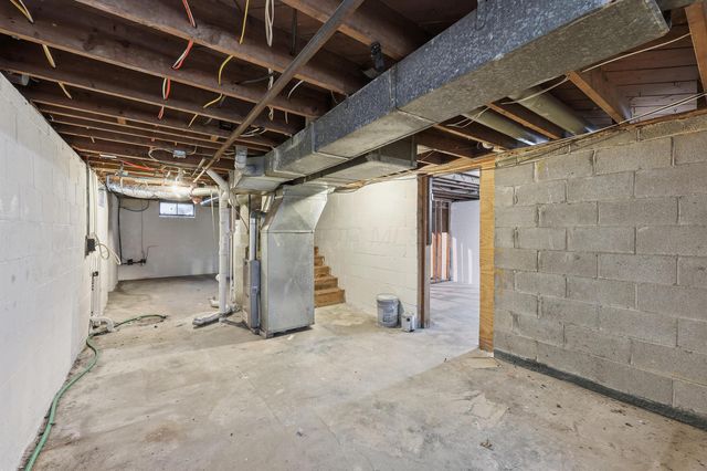 2288 Hiawatha Park Drive, Columbus, OH 43211