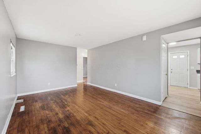 2288 Hiawatha Park Drive, Columbus, OH 43211