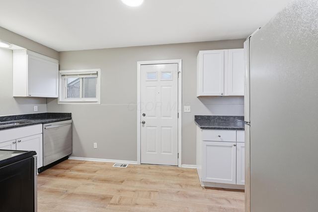 2288 Hiawatha Park Drive, Columbus, OH 43211