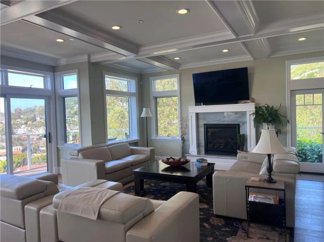 405 Blumont Street, Laguna Beach, CA 92651