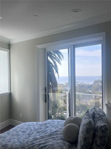 405 Blumont Street, Laguna Beach, CA 92651