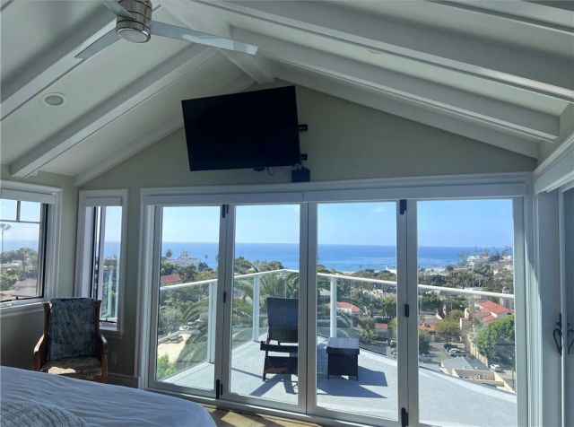 405 Blumont Street, Laguna Beach, CA 92651