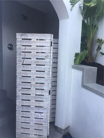 405 Blumont Street, Laguna Beach, CA 92651