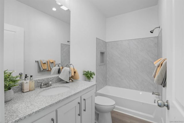 2080-82 Curtis, Vista, CA 92084