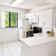2710 W 60th Pl 204, Hialeah, FL 33016