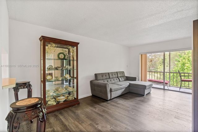 8400 Lagos De Campo Blvd 312, Tamarac, FL 33321