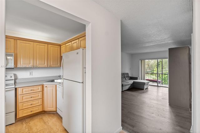 8400 Lagos De Campo Blvd 312, Tamarac, FL 33321