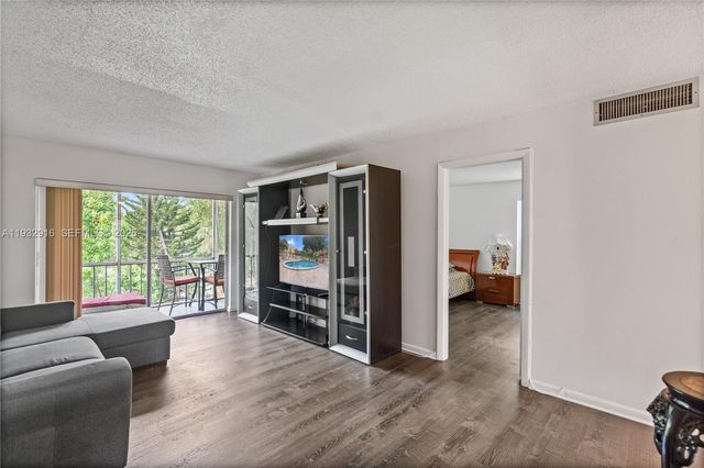 8400 Lagos De Campo Blvd 312, Tamarac, FL 33321