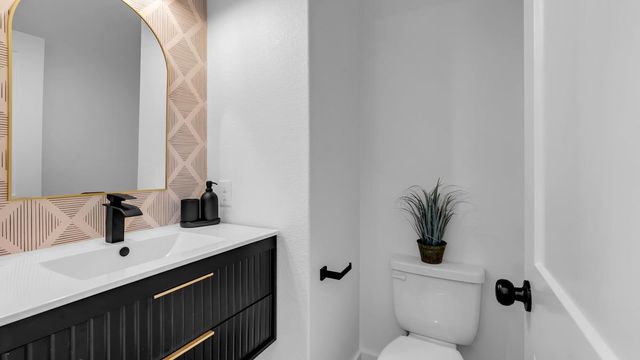 105 Chesterfield DR, Kingsland, TX 78639