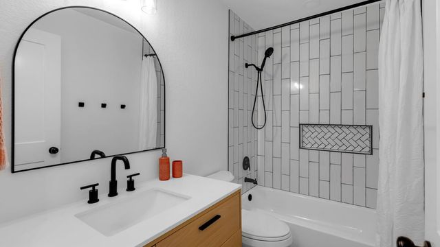 105 Chesterfield DR, Kingsland, TX 78639