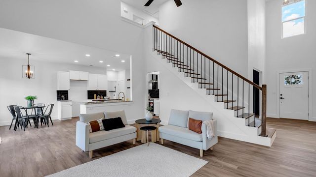 105 Chesterfield DR, Kingsland, TX 78639