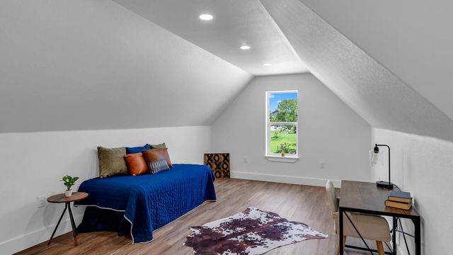 105 Chesterfield DR, Kingsland, TX 78639