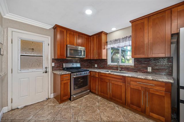 19095 N Augusta St, Woodbridge, CA 95258