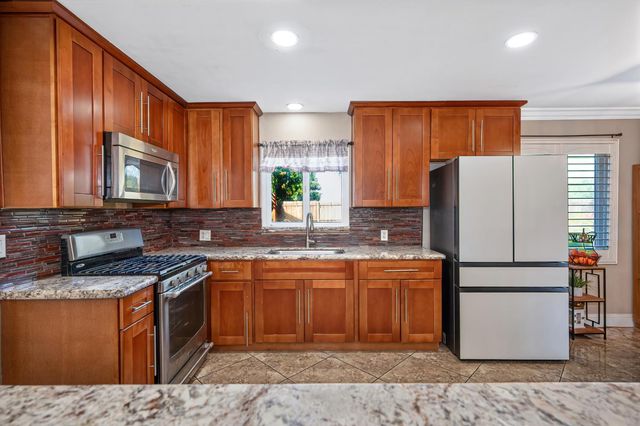 19095 N Augusta St, Woodbridge, CA 95258