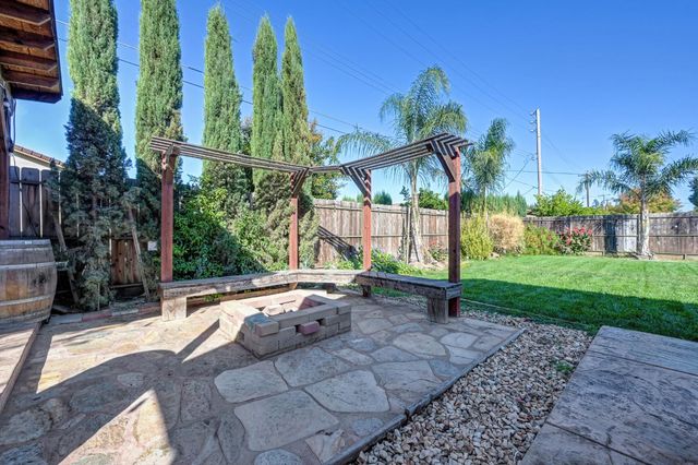 19095 N Augusta St, Woodbridge, CA 95258