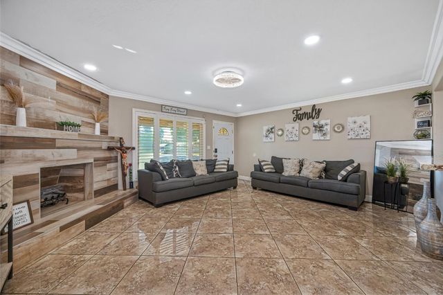 19095 N Augusta St, Woodbridge, CA 95258