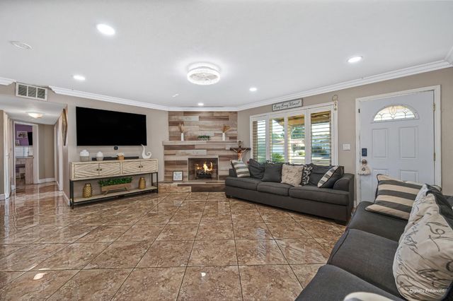 19095 N Augusta St, Woodbridge, CA 95258