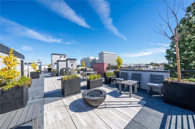 150 Oak Knoll Ave 103, Pasadena, CA 91101