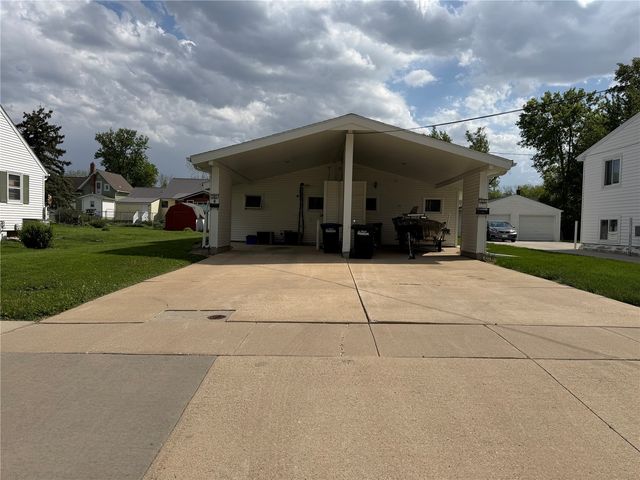 375 - 385 9th Avenue, Marion, IA 52302