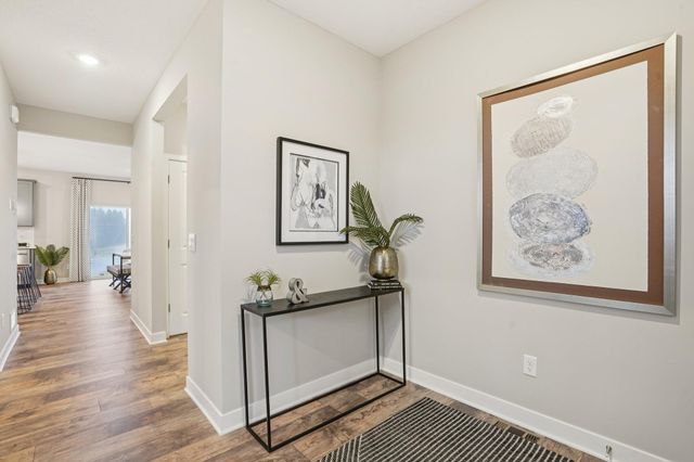 1724 Oak Creek Pass, Chaska, MN 55318