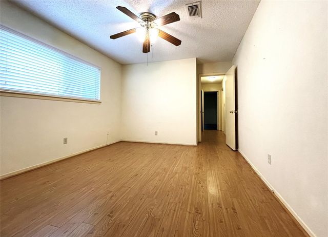 6203 Gladewell Drive, Houston, TX 77072