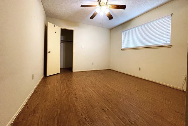 6203 Gladewell Drive, Houston, TX 77072