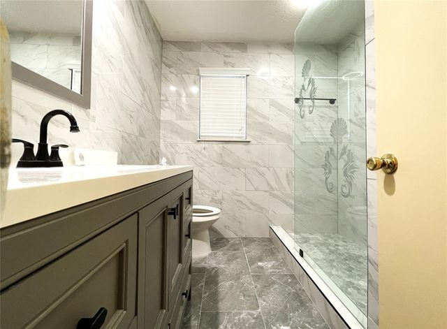 6203 Gladewell Drive, Houston, TX 77072