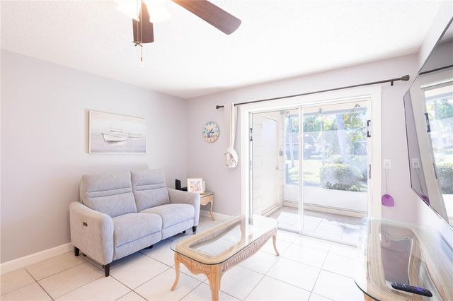 676 PARK CIRCLE 67, Bradenton, FL 34207