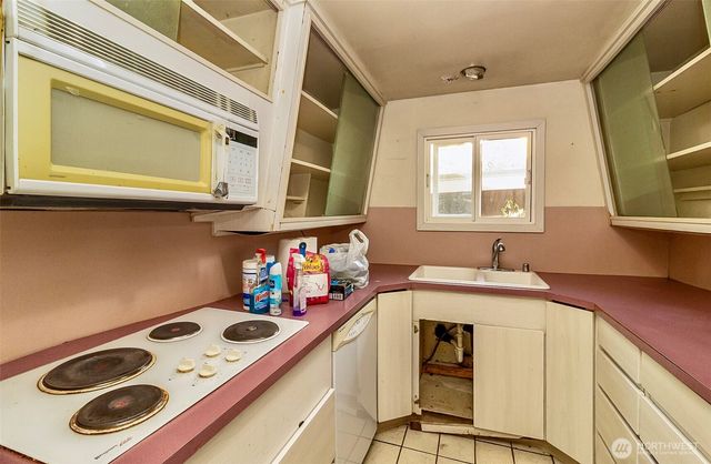 12042 14th Avenue S, Burien, WA 98168