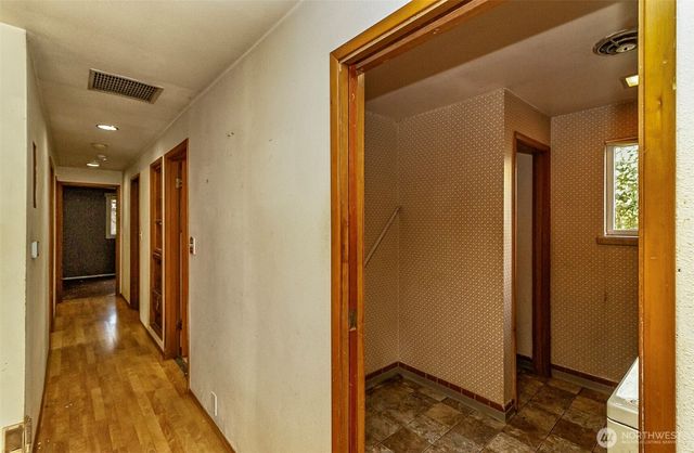 12042 14th Avenue S, Burien, WA 98168