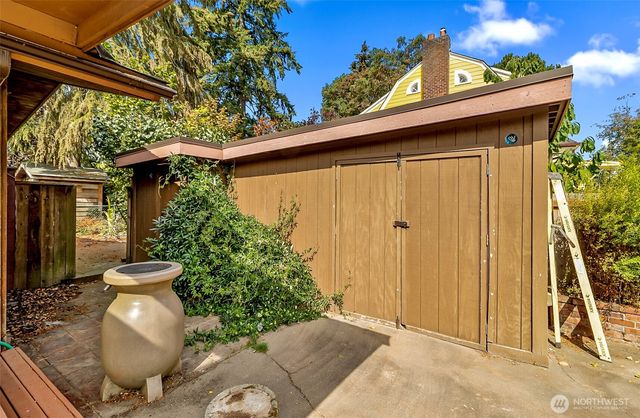 12042 14th Avenue S, Burien, WA 98168