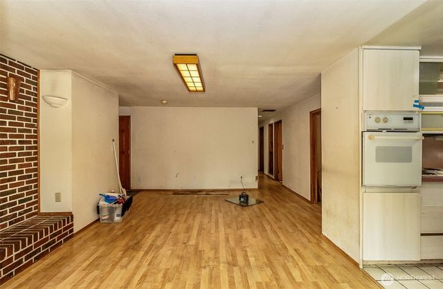 12042 14th Avenue S, Burien, WA 98168