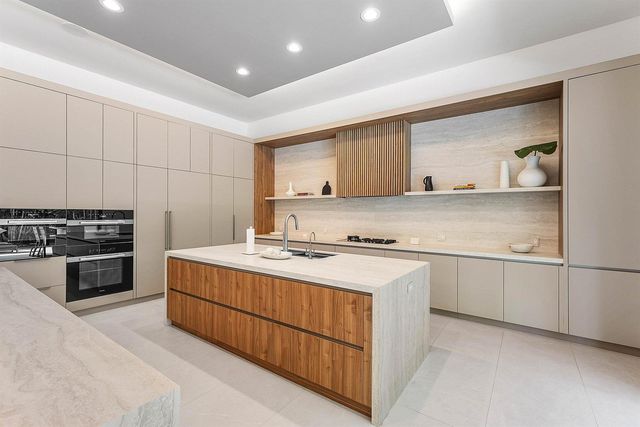 499 NE 4th Street, Boca Raton, FL 33432