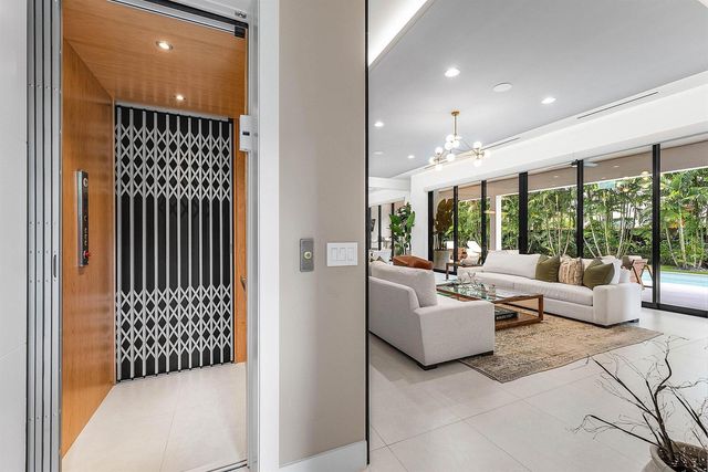 499 NE 4th Street, Boca Raton, FL 33432