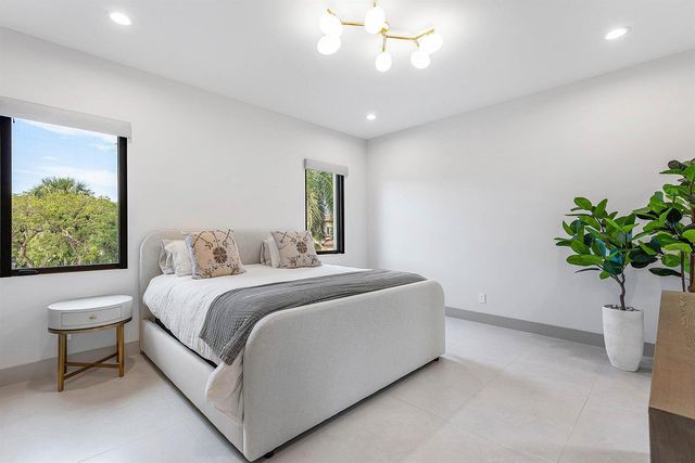 499 NE 4th Street, Boca Raton, FL 33432