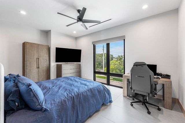 499 NE 4th Street, Boca Raton, FL 33432