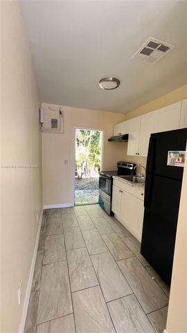 706 SW 4th Terrace 4, Dania Beach, FL 33004