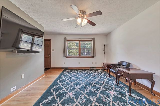 712 Fredericks Hall Rd, Bumpass, VA 23024