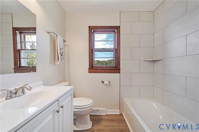 712 Fredericks Hall Rd, Bumpass, VA 23024