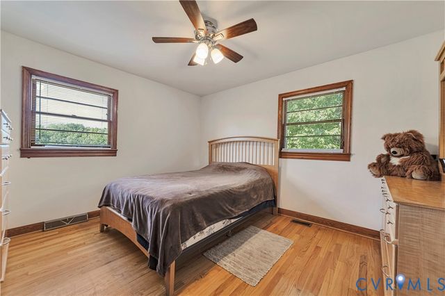 712 Fredericks Hall Rd, Bumpass, VA 23024